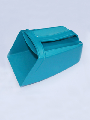 Hand bailer
